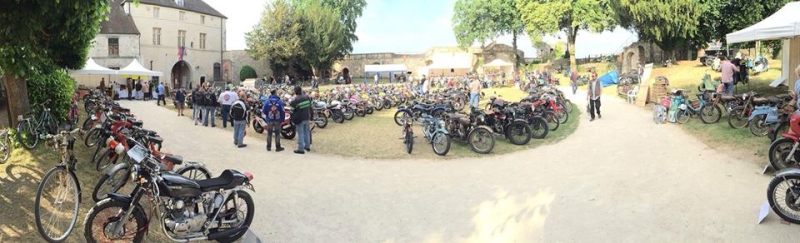 expo motos anciennes au chateau de Dourdan  35482410