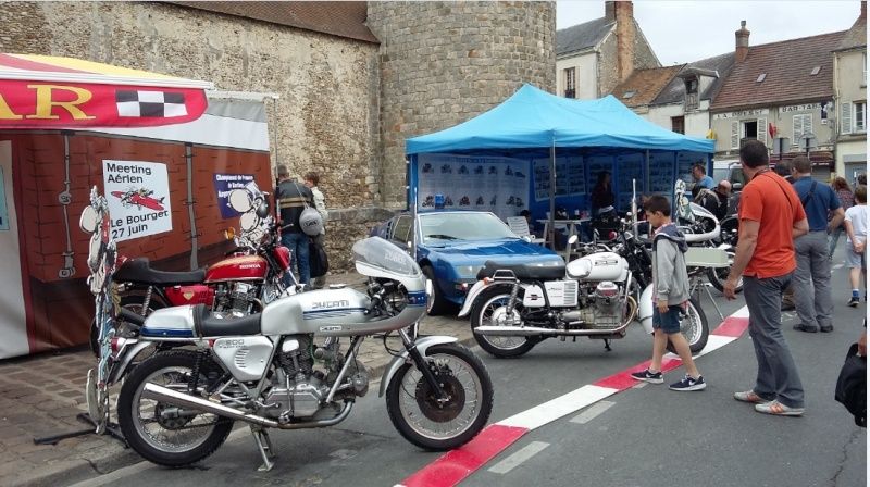 expo motos anciennes au chateau de Dourdan  Joy_ba12