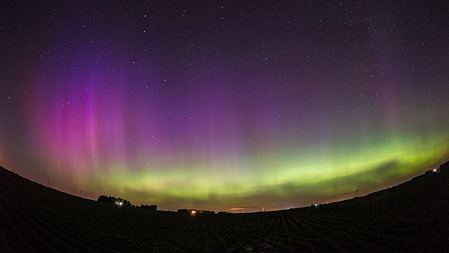 Solar storm could allow parts of the US to see polar auroras 650x3610