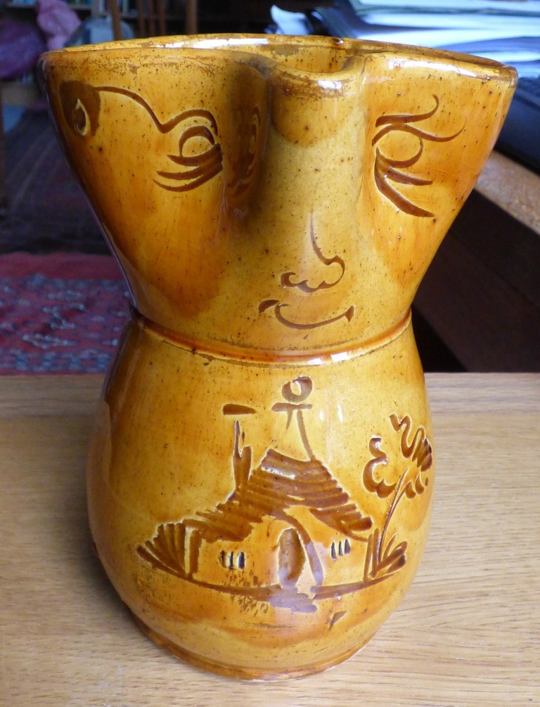 Jug with a face Face_j10