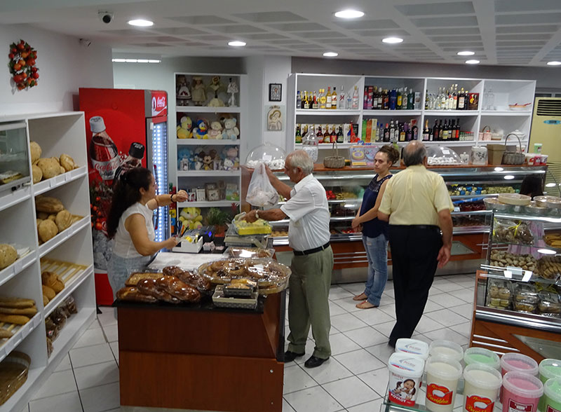 «Γλυκά» εγκαίνια για το νέο κατάστημα «Σεράνο – Ψώνης» στην κεντρική πλατεία της Χώρας 1310