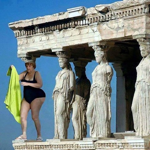 LA GRECE EST SAUVEE . Merkel10