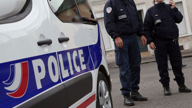 chaussure odorante: laquelle selon vous ? - Page 2 Police10