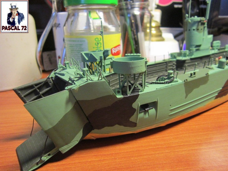 U.S. Navy Landing Ship Médium (Early) au 1/144 par pascal 72 de Revell Img_4336