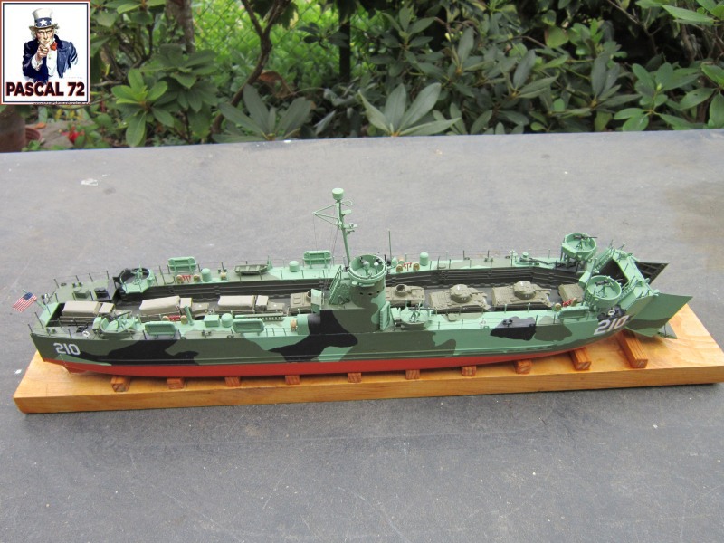 U.S. Navy Landing Ship Médium (Early) au 1/144 par pascal 72 de Revell Img_4969