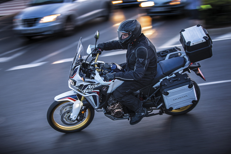 Une nouvelle Africa Twin pour Honda en 2014 (présentation) 2016 (commercialisation) - Page 11 2510