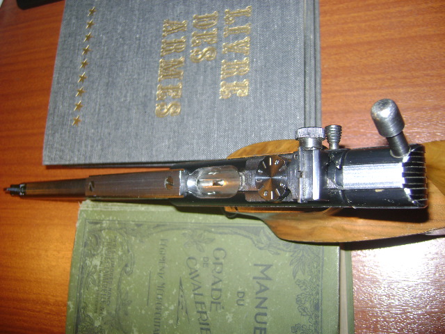 Pistolet Drulov 75, présenté par navarre 74 Dsc06540