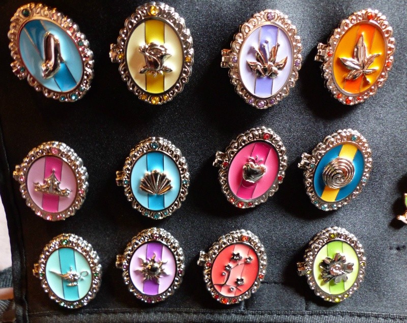 Entraide pour Pin trading  - Page 30 Locket10