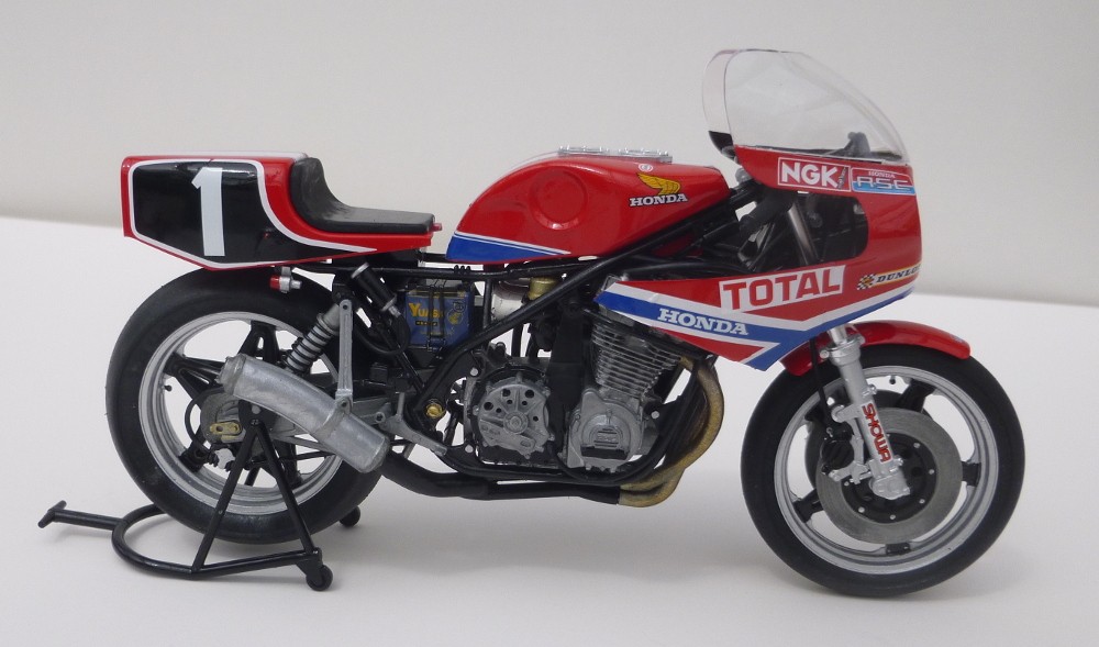 HONDA RS1000 Endurance Racer 1:12 Tamiya Galerie P1040642