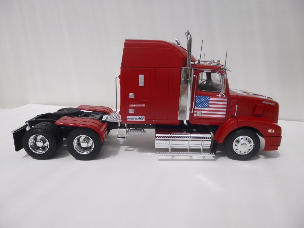 Western Star 5964 Constellation 1:24 Italeri Galerie P1040664