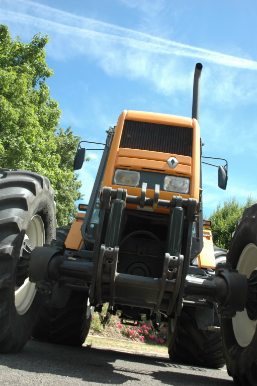 28 CHARTRES .Passion Renault au Musee le Compa  le 27 et 28 juin 2015 Dsc_0102