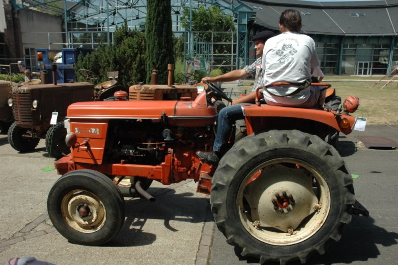 28 CHARTRES .Passion Renault au Musee le Compa  le 27 et 28 juin 2015 Dsc_0229