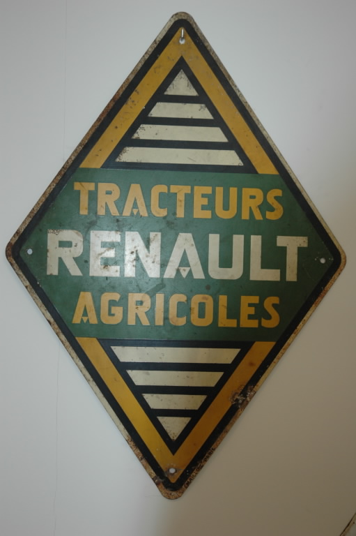 28 CHARTRES .Passion Renault au Musee le Compa  le 27 et 28 juin 2015 Dsc_0245