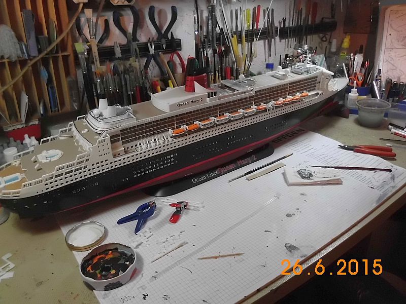 Revell 05223 - Queen Mary 2 1/400 (Weiter-) Baubericht - Fertig - Seite 3 128