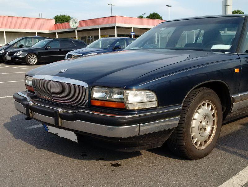 Buick "Park Avenue" 1991 - auf dem Parkplatz "schnappgeschossen" 338