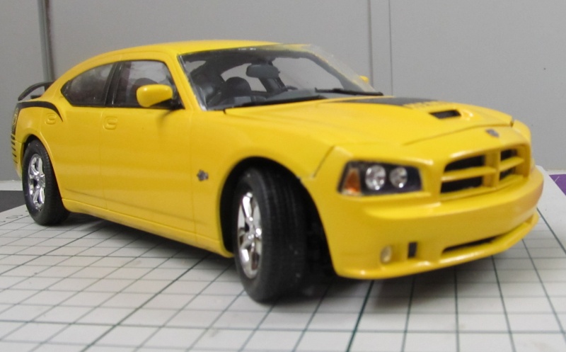 2006 Dodge Charger SRT8 Super Bee (Lindberg ) Img_3563