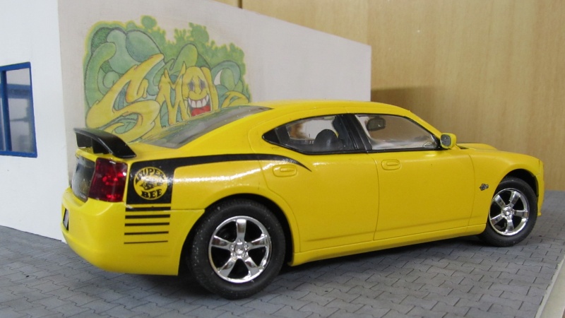 2006 Dodge Charger SRT8 Super Bee (Lindberg )  Img_3565