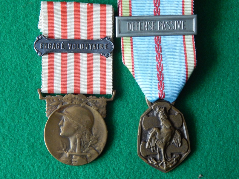 Médaille commémorative 14-18 avec barrette et commémo 39-45 Dscn1331