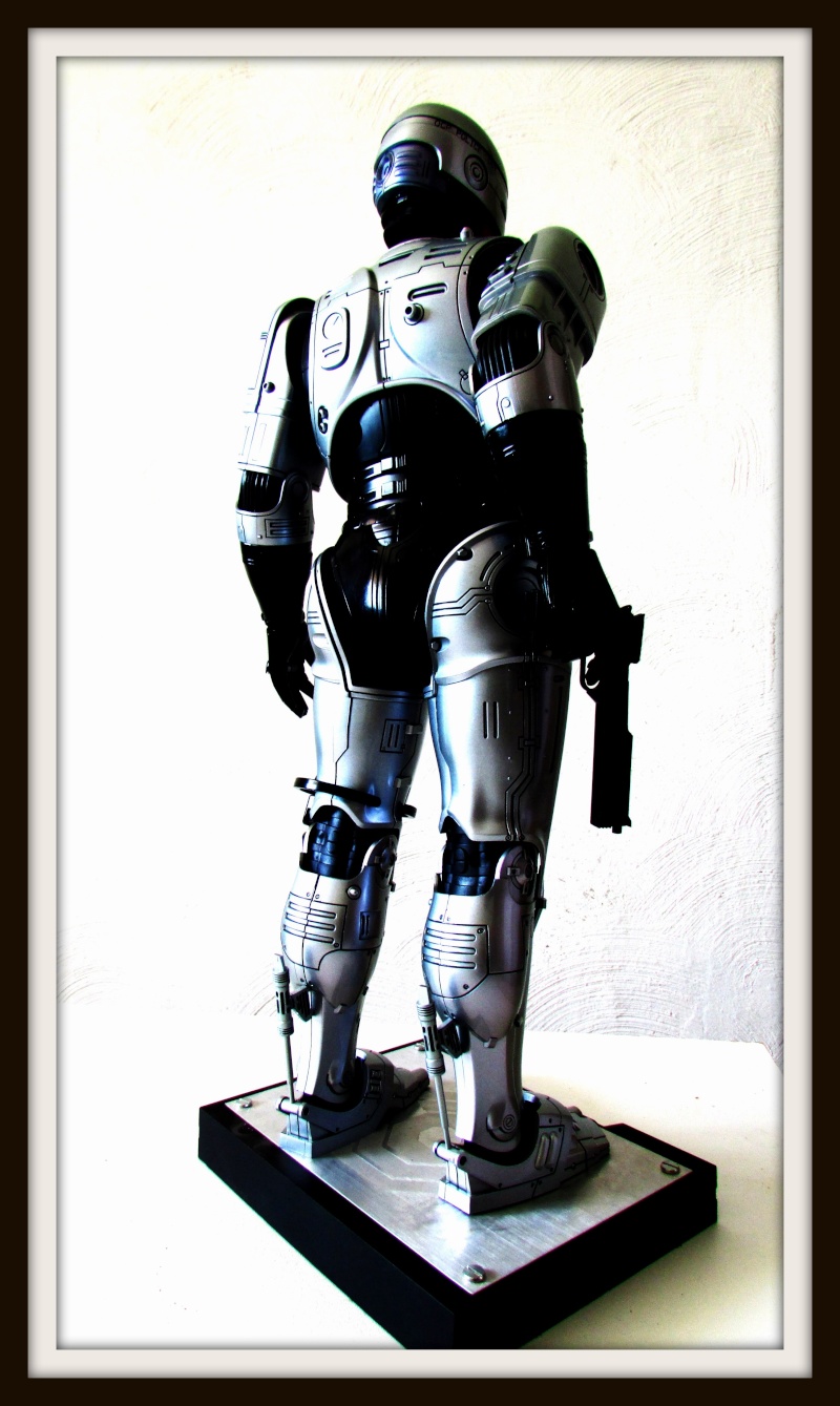Collection n°452 : Movies maquettes : MAJ / Robocop + T-800 BD Enterbay page 29 Rob_410
