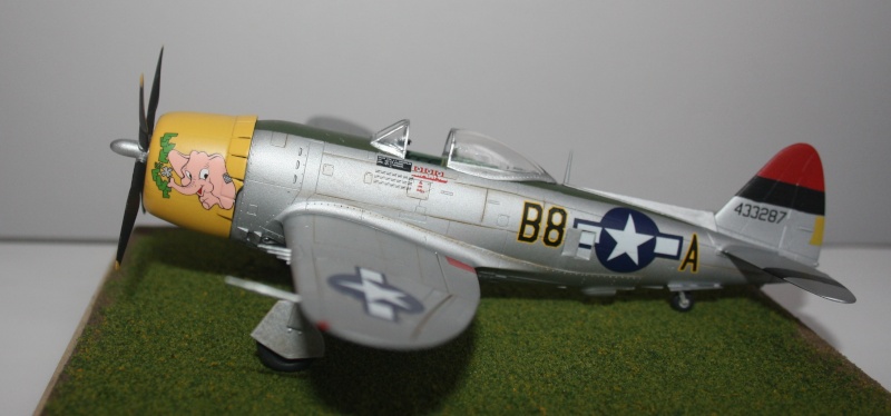 Republic P-47D-30, Colonel J.Laughlin, CO du 362e FG, avril 1945 (Revell) P47d310