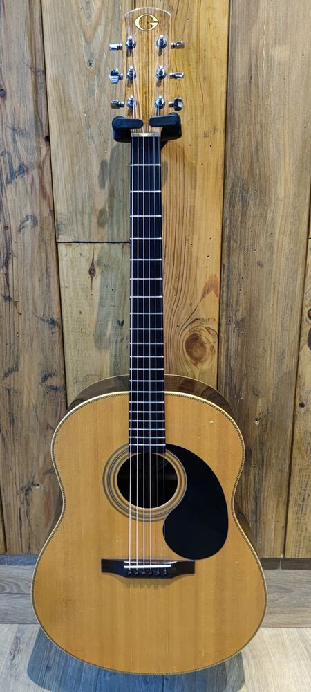 2 grandes guitares de luthiers américains des années 70 autour de 2000 €... Gurian11