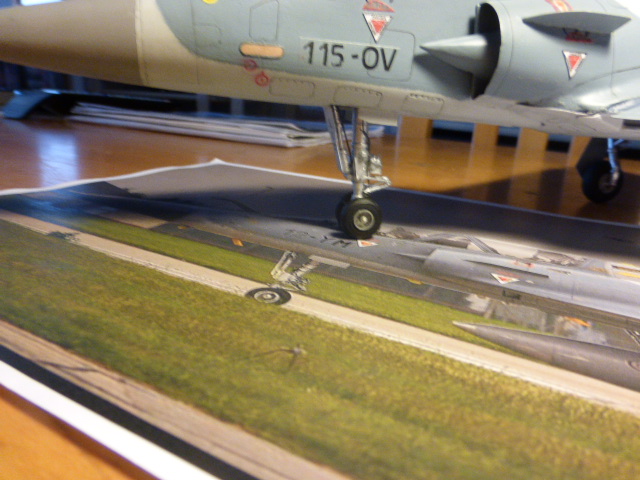 mirage 2000 - Mirage 2000B ech 1/32 réalis" en bois et carton - Page 5 2015-086