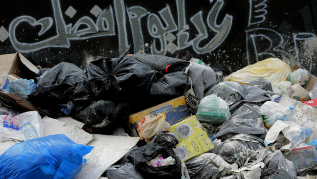 « Tala’at Rihatkum » (« vous puez », en arabe) La "crise des poubelles" dégénére au Liban!   617