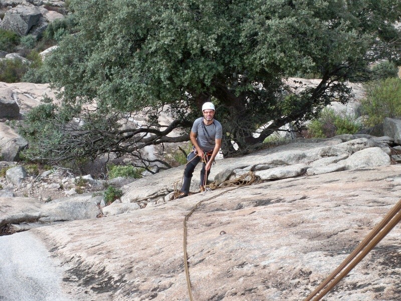 Escalada: domingo 16 de agosto 2015 - Placas del Halcón (Pedriza) 100_0411