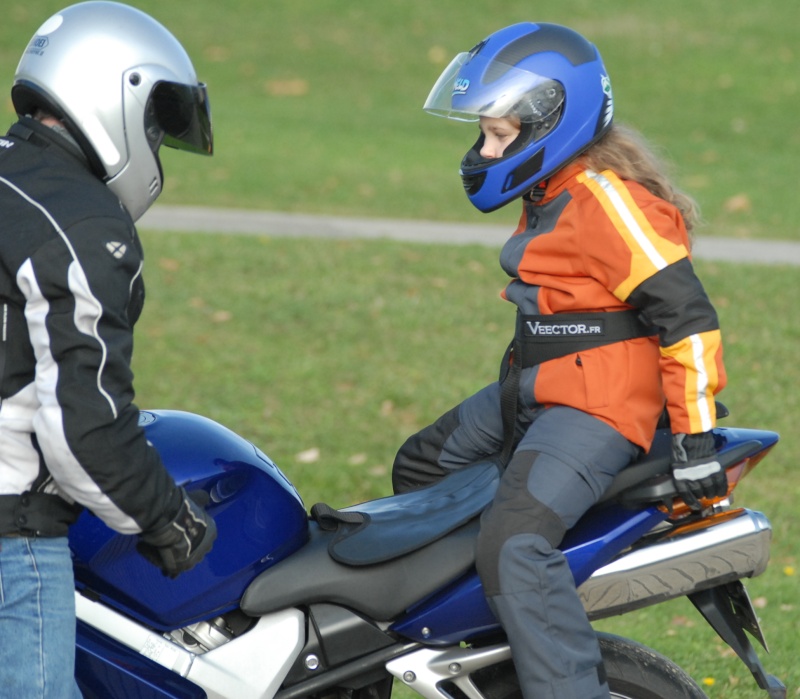 Nos enfants et la moto...Que dit la reglementation Harnai11