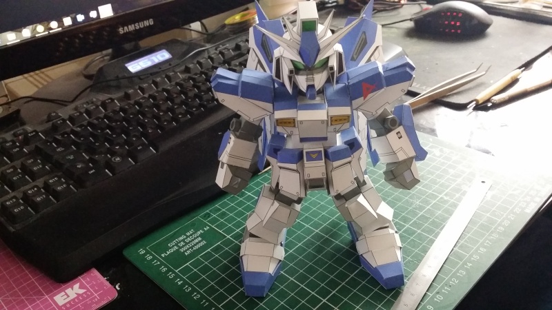 SD Hi-v Gundam bleu 20150820