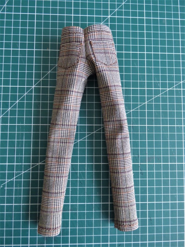 THIBA COUTURE : Costume pour Théo - Raccoon Doll (p. 2) 07_jeg10