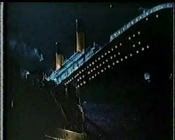 SOS Titanic (1979) - Page 4 1710