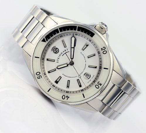 Recherche montre sportive, cadran blanc, budget < 1000 euros Ocean_11