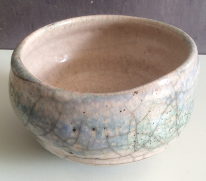 Bol chawan cachet F en dessous à identifier 2015-012