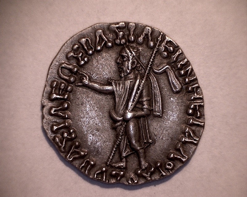 Drachme indo-scythe, Azès Ier Avers16