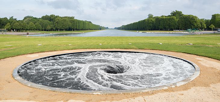 Anish Kapoor expose ses oeuvres à Versailles - Page 6 Descen10