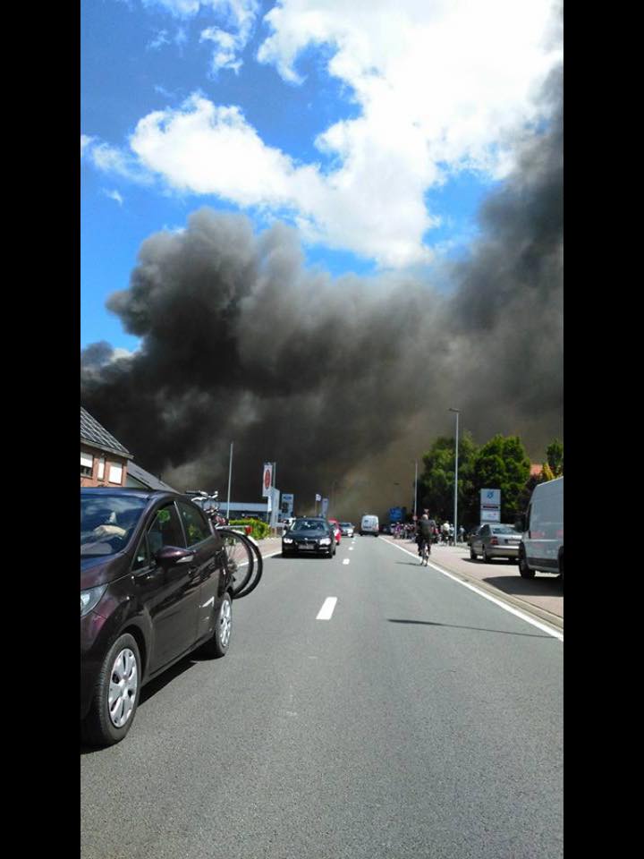 07/06/2015 13h30 - Incendie conséquant sur la commune de Ruddervoorde 11412110