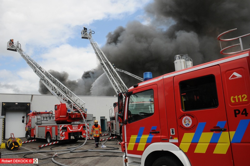 11h40-03/06/2015 Incendie faubourg Bxl - Meise ( Photos-Fotos et/en vidéos ) W_rdk_12