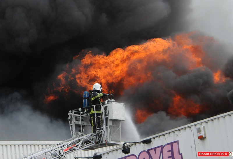 11h40-03/06/2015 Incendie faubourg Bxl - Meise ( Photos-Fotos et/en vidéos ) W_rdk_17