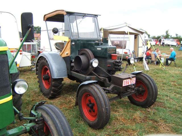 la plus grande exposition de tracteurs dans le nord sec-bois Dscf4659