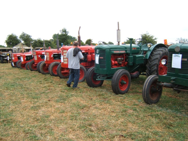 la plus grande exposition de tracteurs dans le nord sec-bois Dscf4679