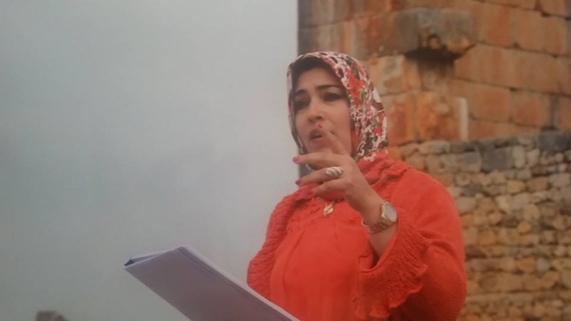 الشاعرة نادية العمراتي تفتح قلبها للجمهور 11193410