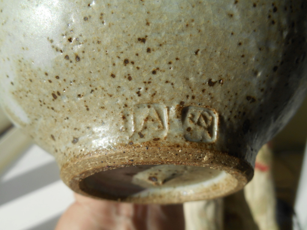 I A & A O studio pottery marks - Any ideas please on maker? Ian Auld like Dscn0416