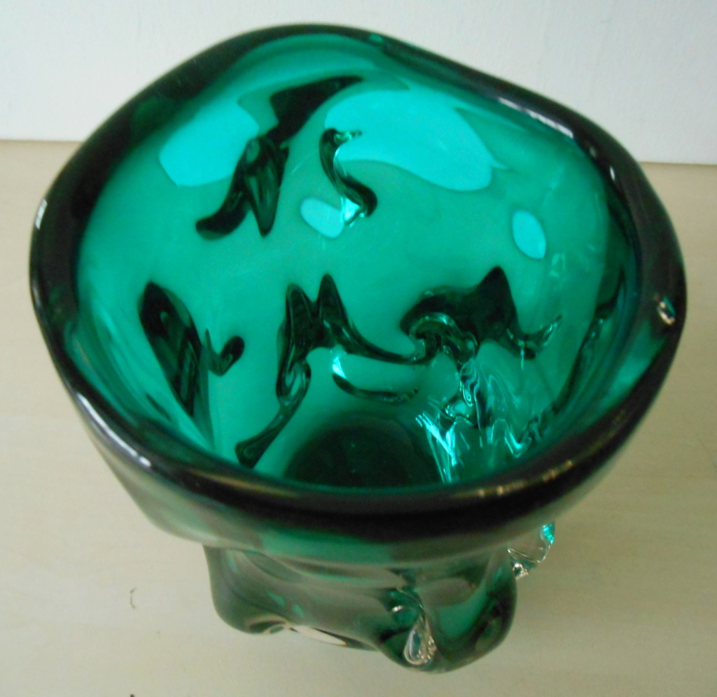 Vintage Teal Green knobbly vase 18 cm h maker please Dscn8610