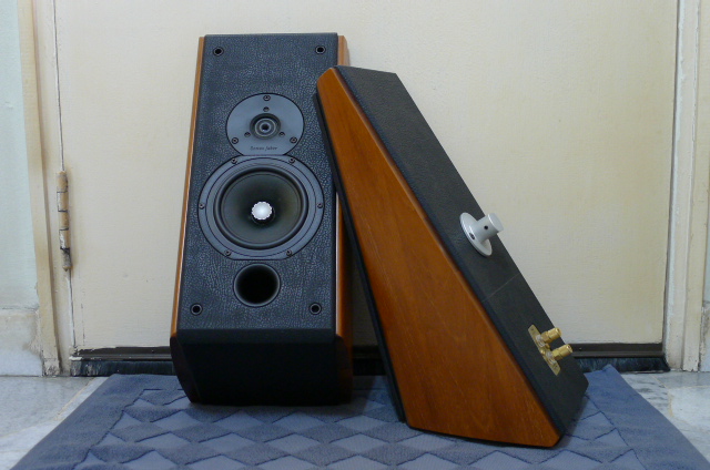 Sonus Faber Wall Domus Surround Speakers (Used) SOLD P1100545