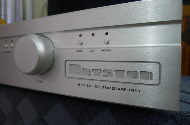 Bryston B100 SST Integrated Amplifier (Used) SOLD P1100555