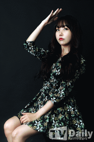 [NEWS] Raina: "After School is nice like babo... even other girl groups are jealous of (their teamwork)" Interv10