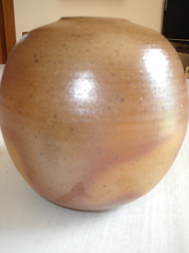 vase boule en grès - tampon en creux CD ou GD à identifier Dscf2816