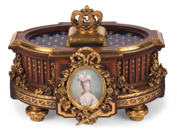 Collection : meubles et objets divers XVIIIe et Marie Antoinette - Page 3 14333410