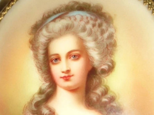 Collection : miniatures de Marie Antoinette et de ses proches - Page 7 Zzzv10